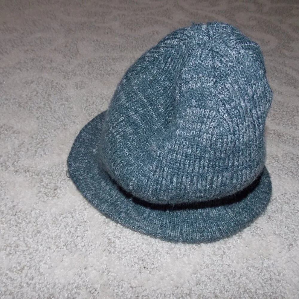 Reversible Beanie Hat w/ Visor - Picture 4 of 5